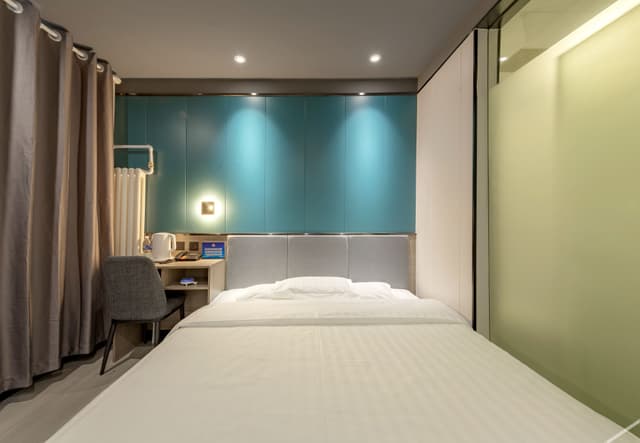 Queen Room