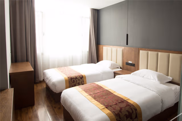 Business Room (2 Beds)