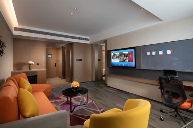 King Bed Business Suite