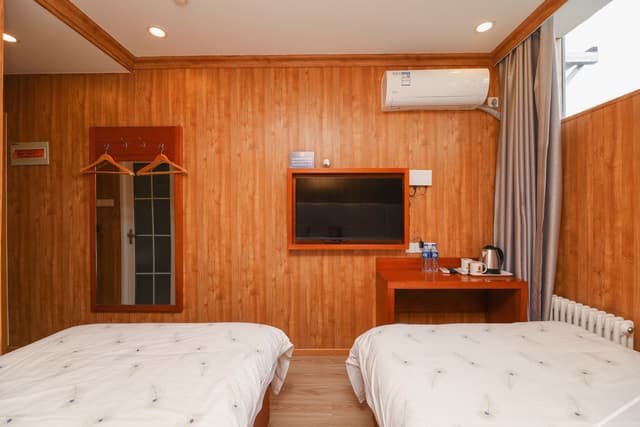 Business Room (2 beds)