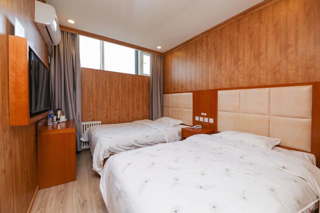 Business Room (2 beds)