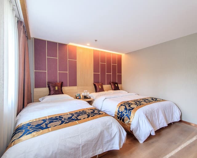 Business Room (2 beds)