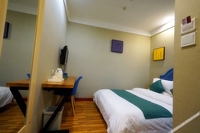 Comfy Double Room (Without window)