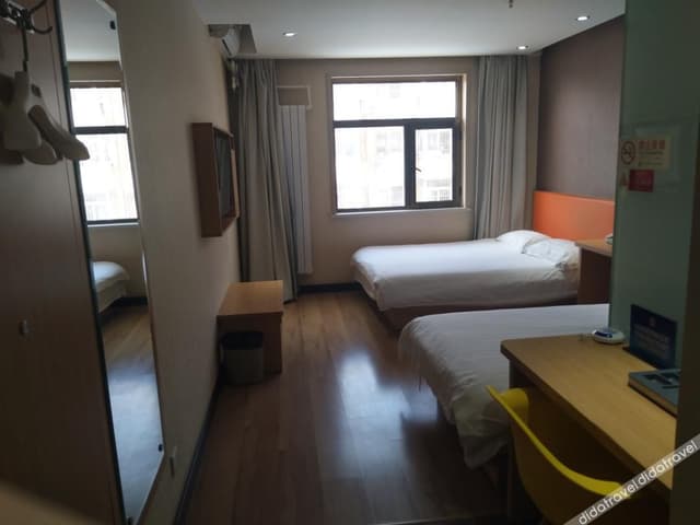 Business Standard Room