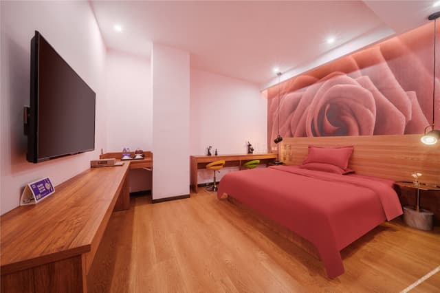 Couples' Queen Room