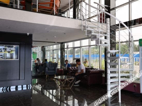 Qianzhilian Boutique Theme Hotel (Beijing Shilihe Subway Station)0