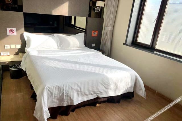 Deluxe Budget Room (Double bed)