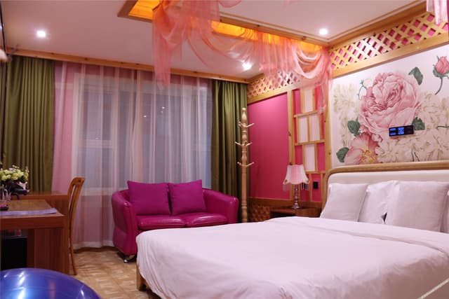 Romantic Room (Double Bed)
