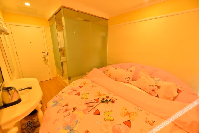 True Love Theme Room