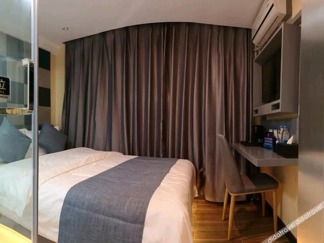 Urban King Room