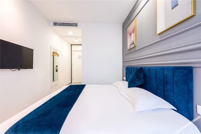Guestroo (Double bed)