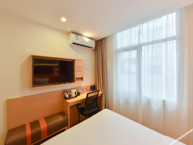 Boutique Queen Room