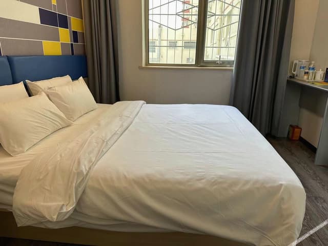 Boutique Queen Room