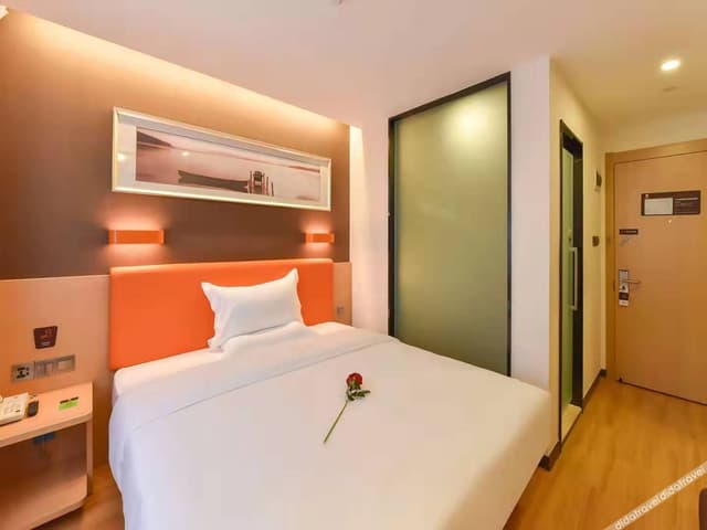 Boutique Queen Room