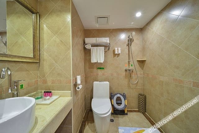 Family-friendly Queen Room