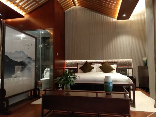 Guestroom - 4-Person Occupancy