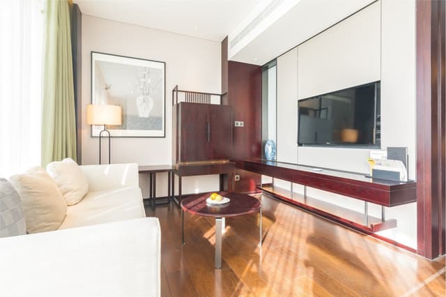Business suite