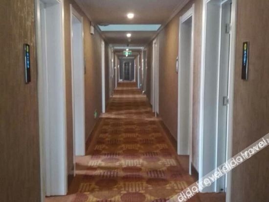 ชิงจู้ เหวี่ยเหอซ้าง โฮเทล (มาจู่เฉียว คอมเมอร์เชียล สตรีท) (Qingzhu Yuexiang Hotel (Majuqiao Commercial Street))0