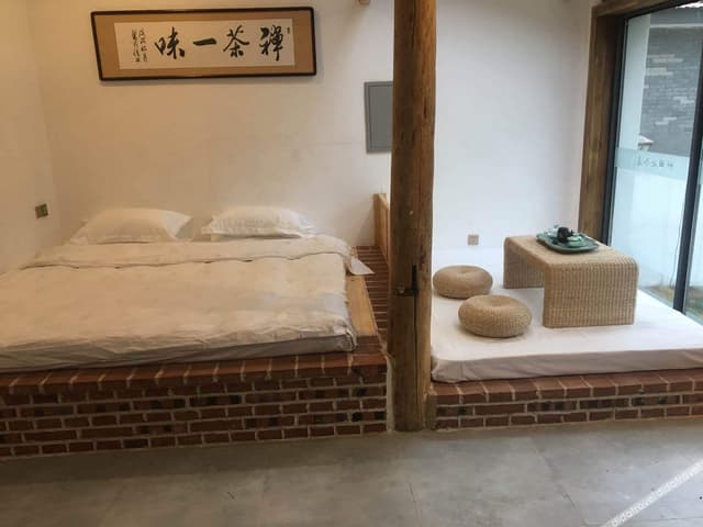 Guestroom - 8-Person Occupancy