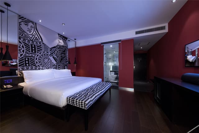 Designer Classic Deluxe Double Bed Room
