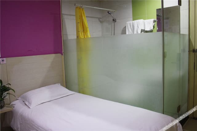 Elegant Twin Room