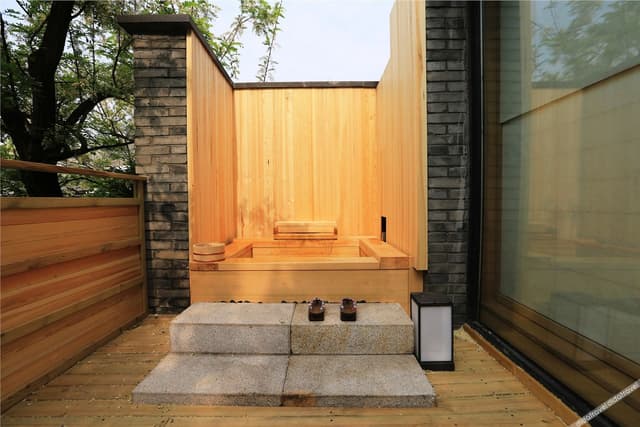 Mountain-View Tatami Room With Private Hot Spring And Small Courtyard
