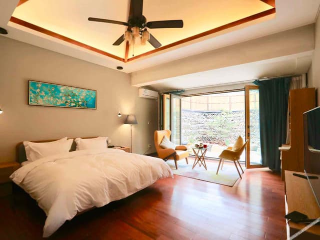 Mountain-View Room With Private Hot Spring And Courtyard