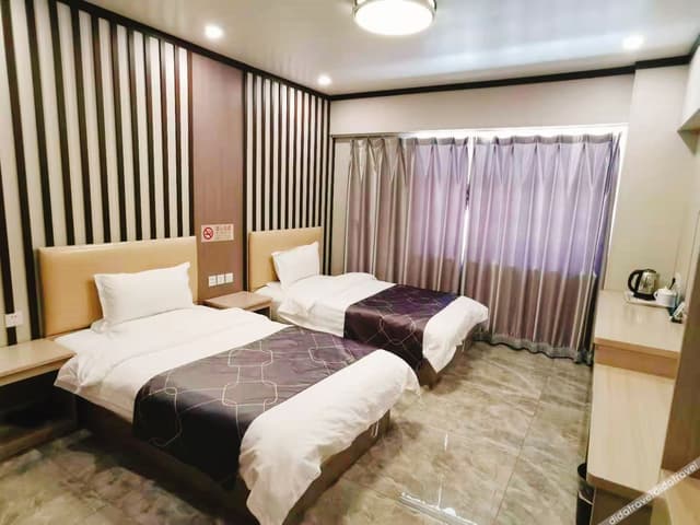 Premier Twin Room