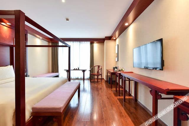 Chinese-Style Large Bedroom