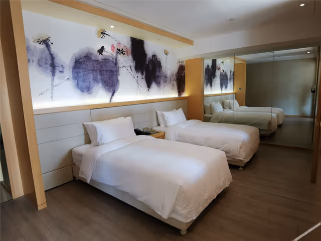 Deluxe Suite