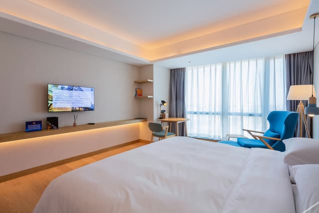 Queen Room With View