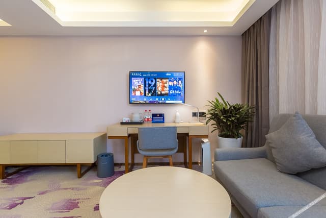 Queen Room