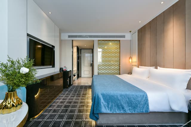 Xana Goddess King Room