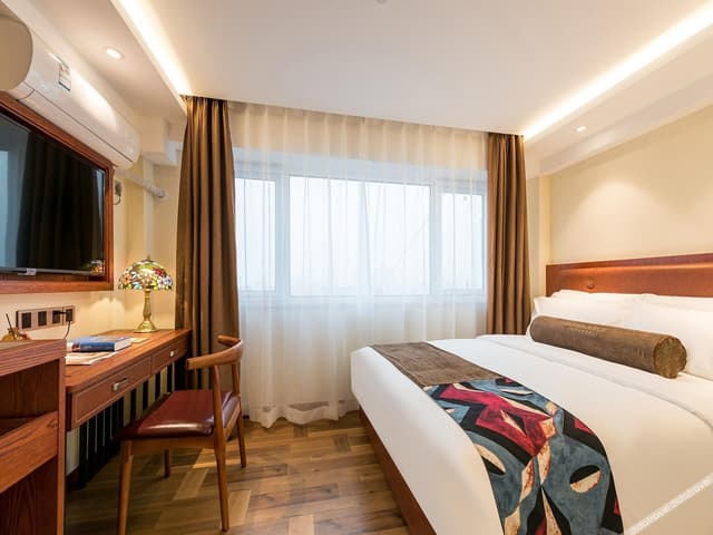 Queen Room