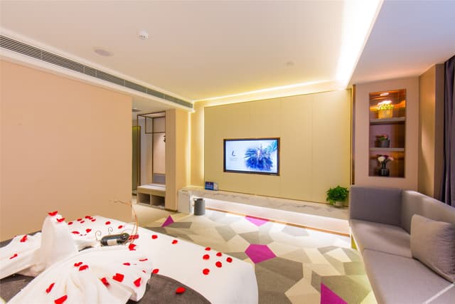 Premier Romantic Room