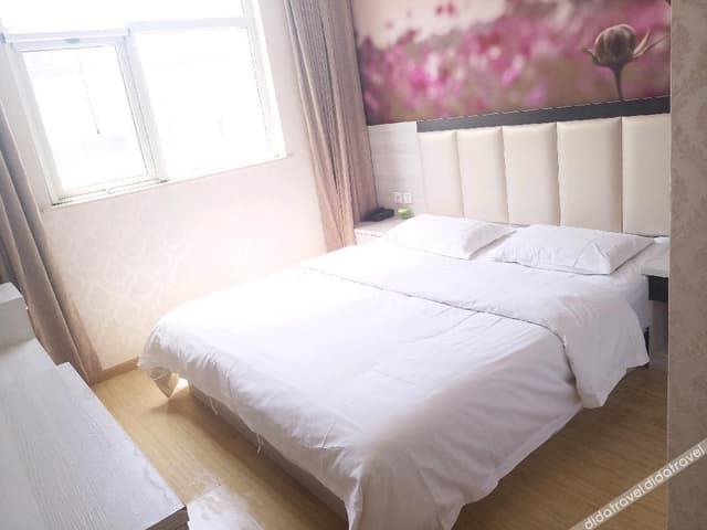 Business Queen Room