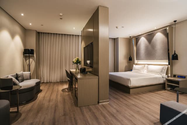 Deluxe Room (With Balcony)