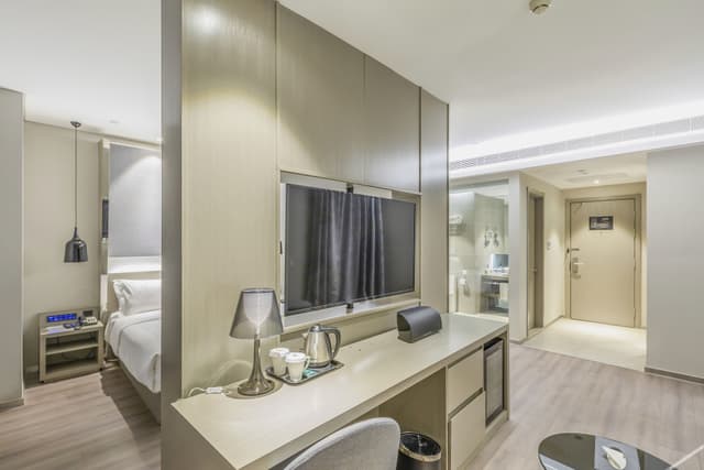 Deluxe Room (With Balcony)