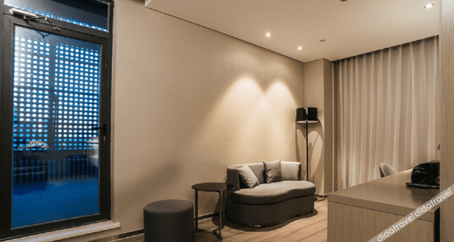 Deluxe Room (With Balcony)