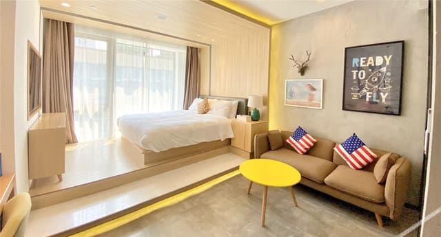 Street-view Queen Room