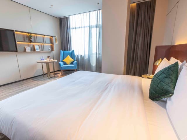 Yixin Double Bed Room