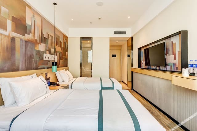 Selected Room (2 beds)