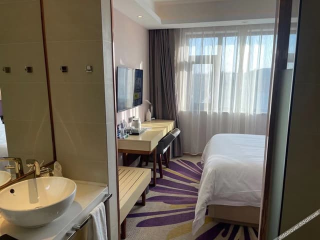 Deluxe Queen Room