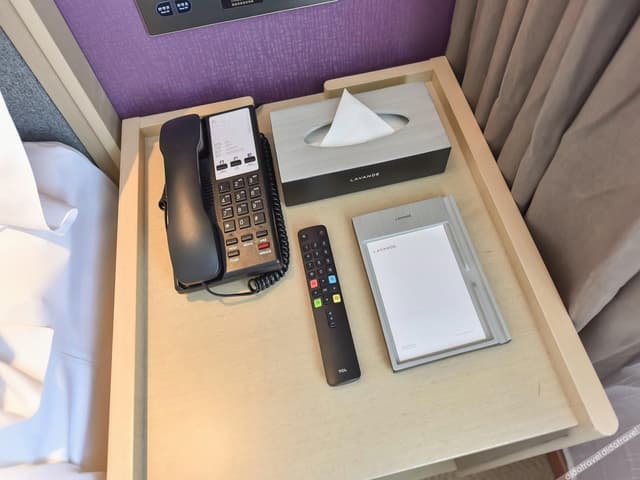 Business Queen Room