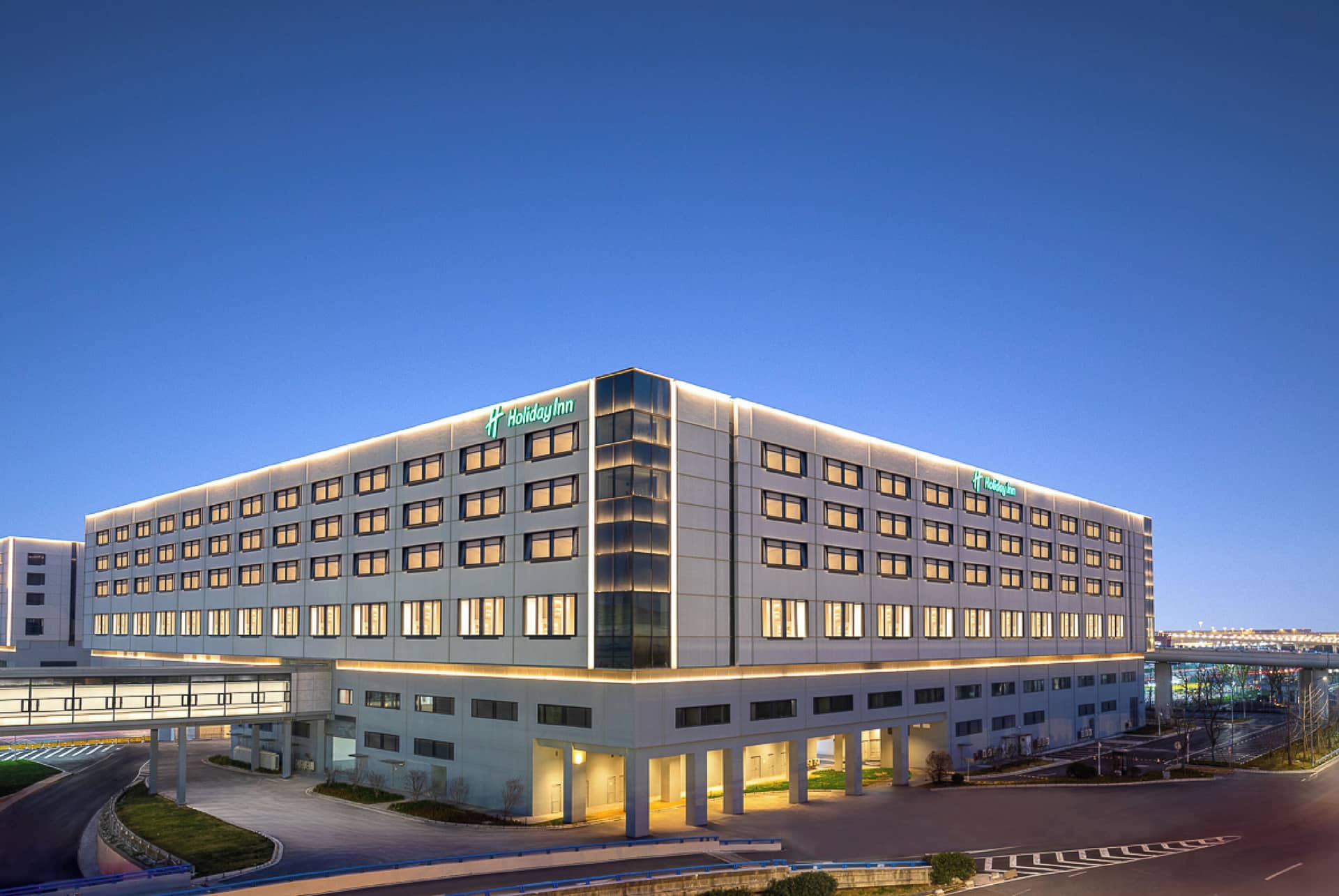 Holiday Inn Shanghai Pudong Airport by IHG Holiday Inn Shanghai Pudong Airport by IHG