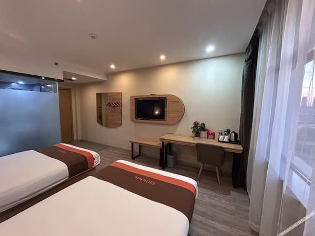 Standard Room (2 beds)