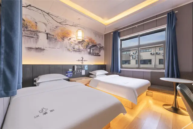Business Room (2 Beds)