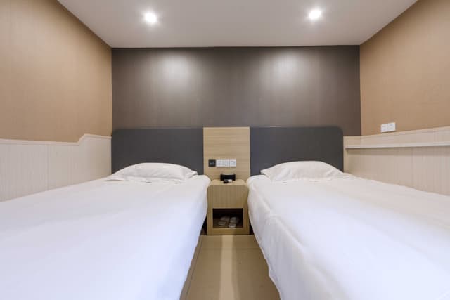 Guestroom (2 Beds)