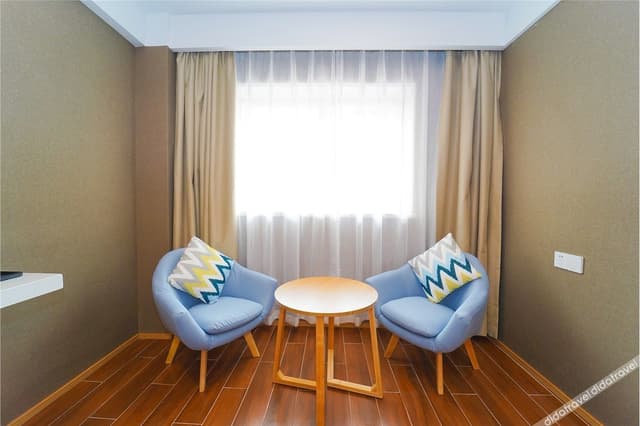 Deluxe Family Room
