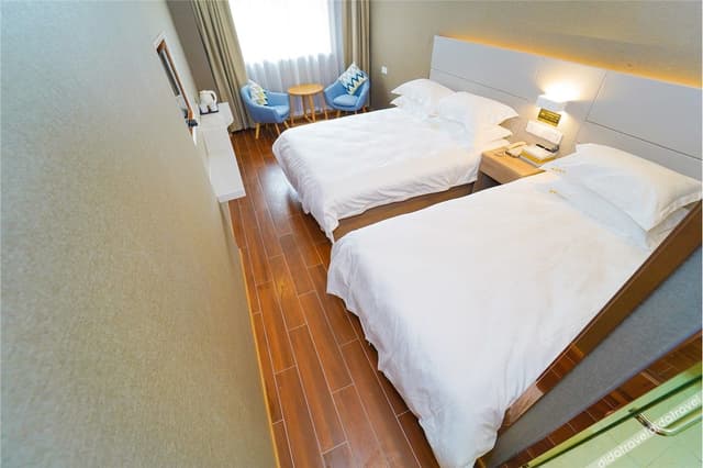 Deluxe Family Room